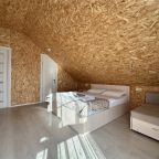 Трехместный (Мансардный номер с двуспальной кроватью и креслом-кроватью), Гостевой дом Мантарини