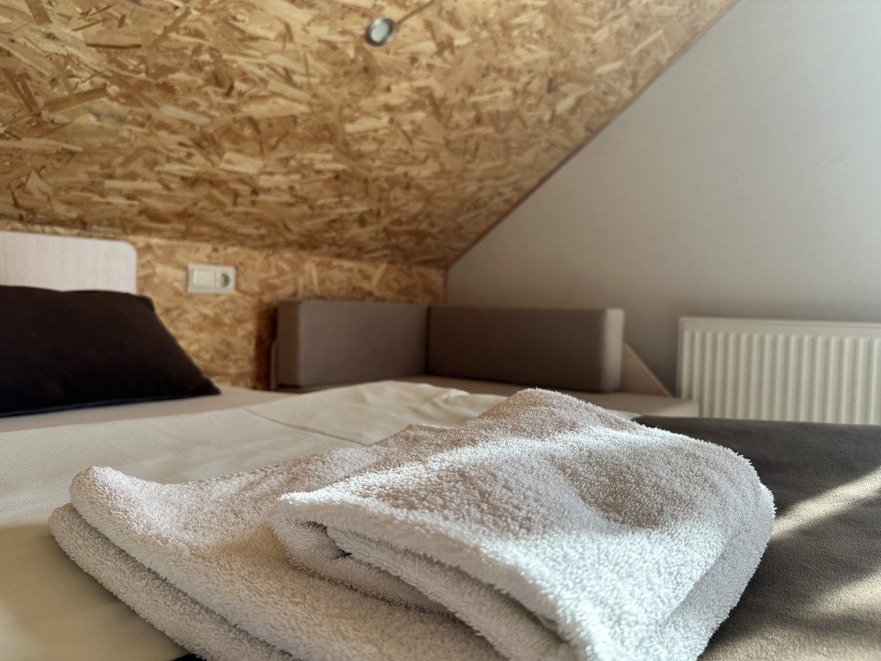 Трехместный (Мансардный номер с двуспальной кроватью и креслом-кроватью), Гостевой дом Мантарини