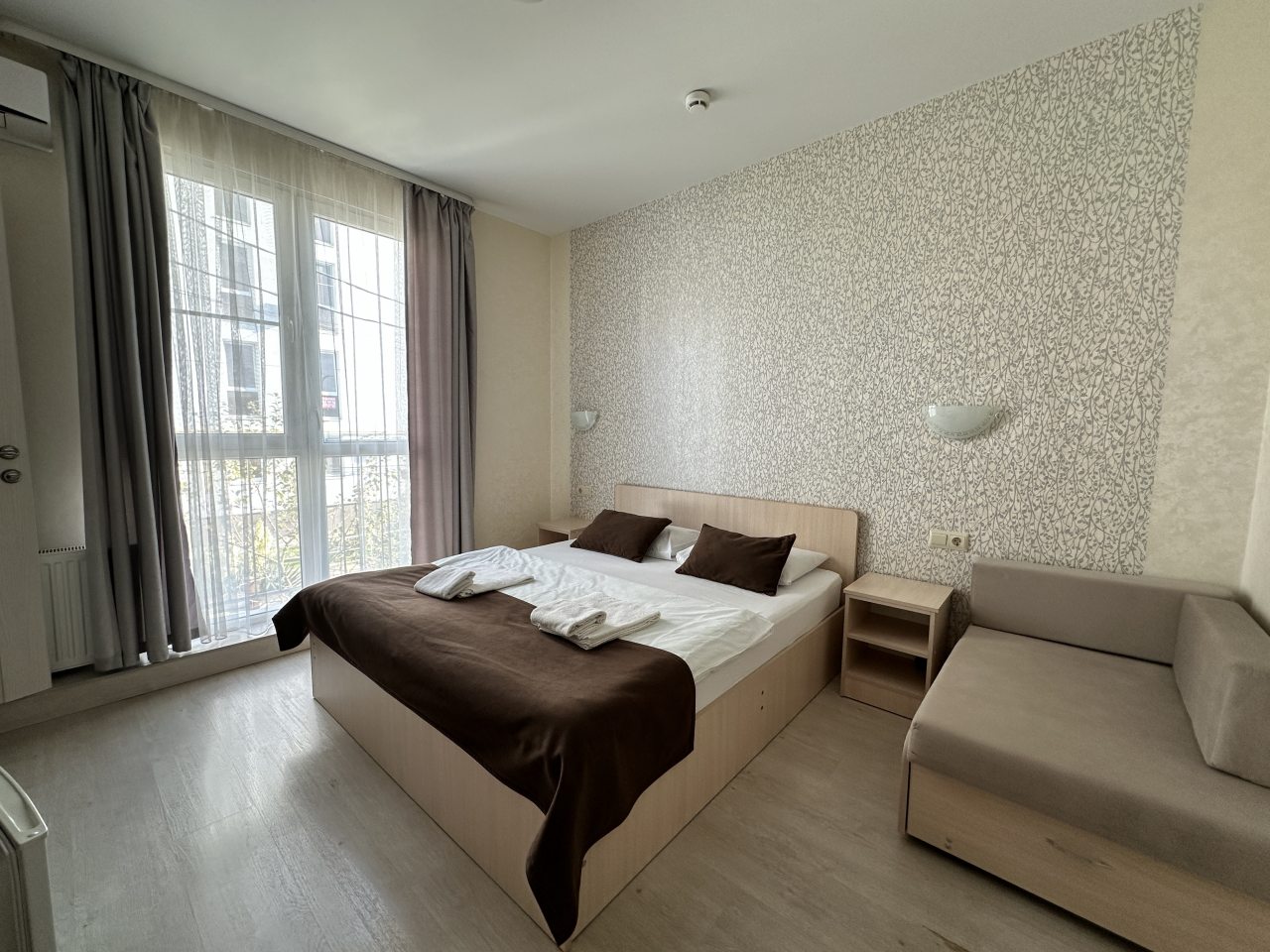 Трехместный (Комфорт с двуспальной кроватью и креслом-кроватью), Гостевой дом Мантарини