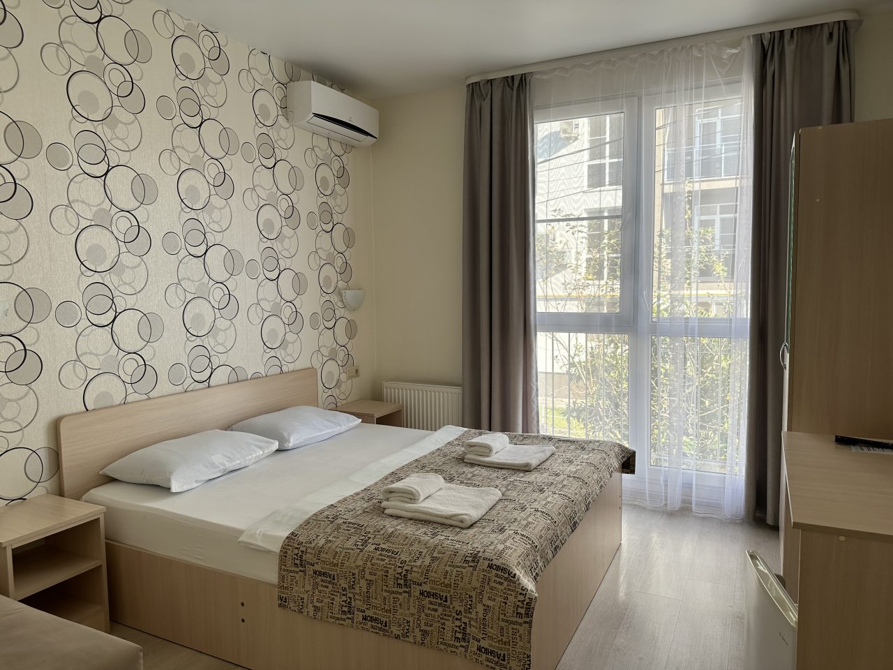 Трехместный (Комфорт с двуспальной кроватью и креслом-кроватью), Гостевой дом Мантарини