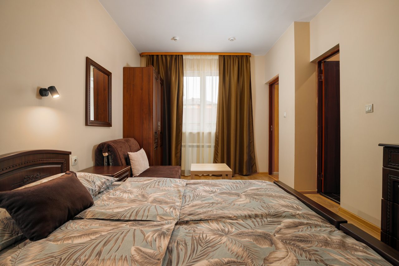 De Luxe (Делюкс), Гостевой дом Семь Ветров