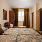 De Luxe (Делюкс), Гостевой дом Семь Ветров