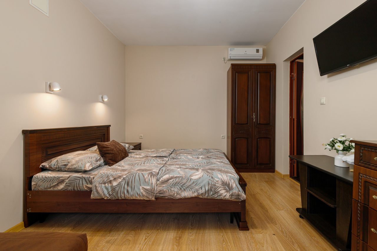 De Luxe (Делюкс), Гостевой дом Семь Ветров