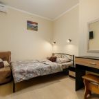 De Luxe (Делюкс), Гостевой дом Семь Ветров