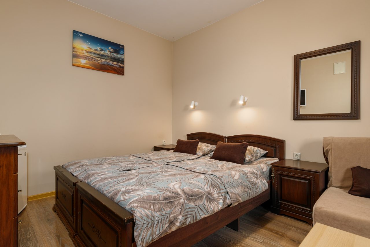 De Luxe (Делюкс), Гостевой дом Семь Ветров