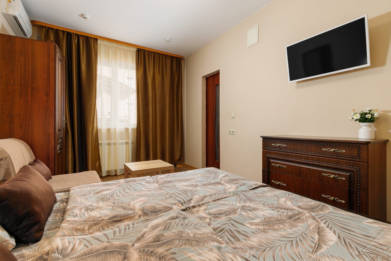 De Luxe (Делюкс), Гостевой дом Семь Ветров