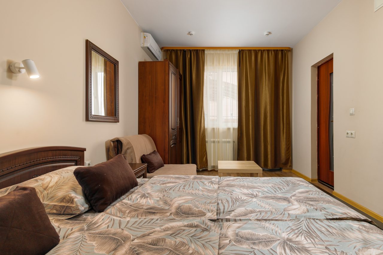 De Luxe (Делюкс), Гостевой дом Семь Ветров