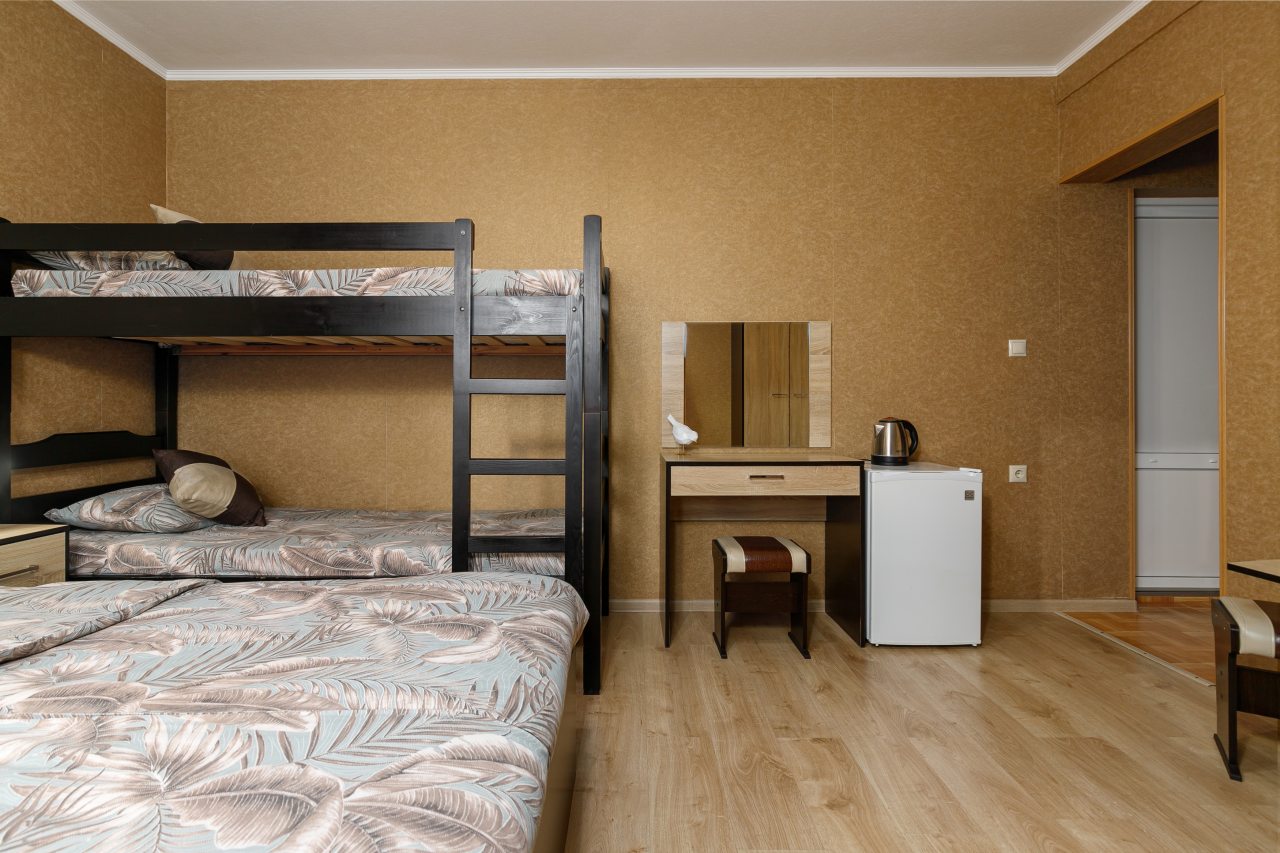 Семейный, Гостевой дом Семь Ветров