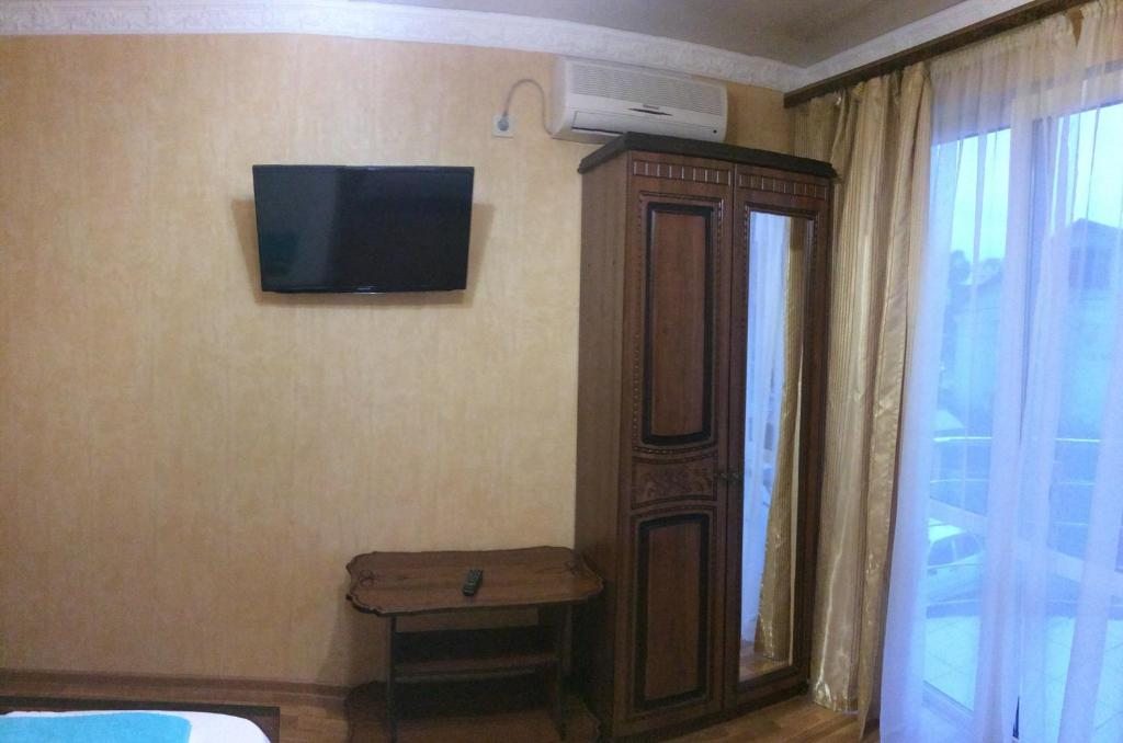 Трехместный (Стандартный трехместный номер), Гостевой дом Аврора