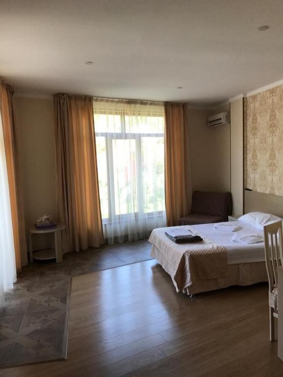 Двухместный (Большой двухместный номер с 2 отдельными кроватями) гостевого дома На Черноморской 2, Сочи