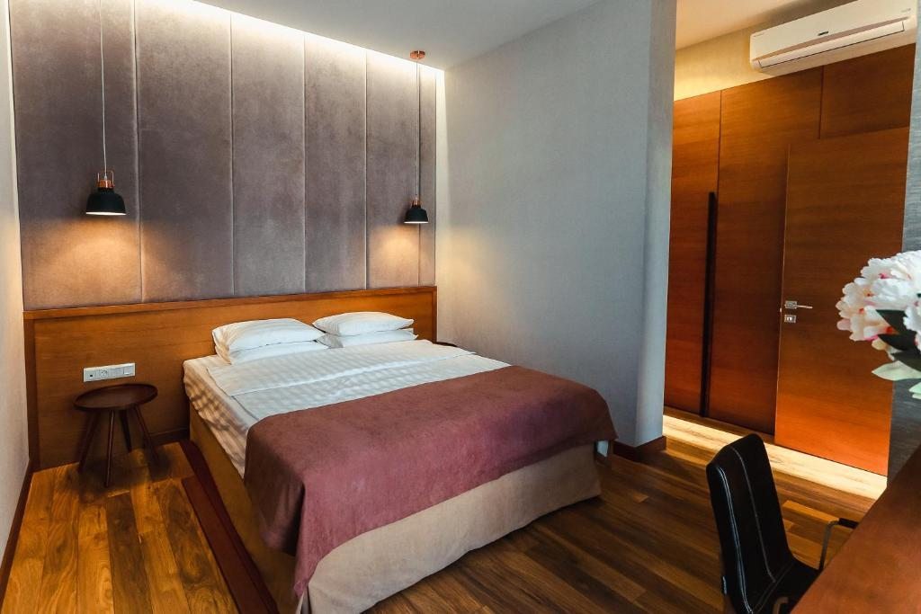 Двухместный (Двухместный номер с 1 кроватью или 2 отдельными кроватями и боковым видом на море) отеля Чайка, Сочи