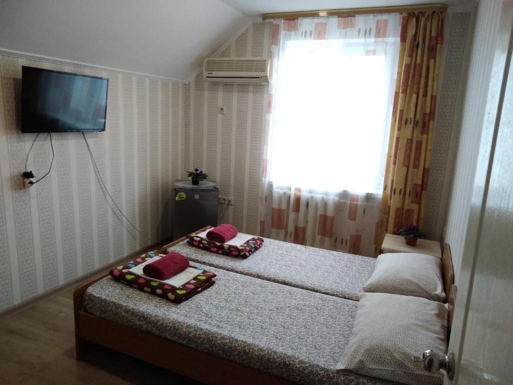 Двухместный (Двухместный номер с 2 отдельными кроватями и душем) гостевого дома 25 Регион, Анапа