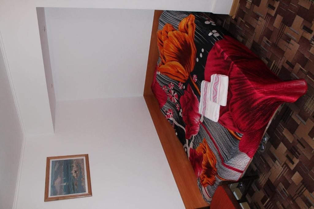 Двухместный (Двухместный номер с 1 кроватью или 2 отдельными кроватями и дополнительной кроватью) гостевого дома Корветт, Анапа