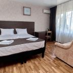 Двухместный (Двухместный номер с 2 отдельными кроватями и балконом.), Гостевой дом Звезда