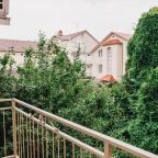 Двухместный (Двухместный номер с 2 отдельными кроватями и балконом.), Гостевой дом Звезда