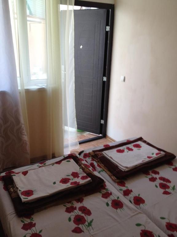 Двухместный (Двухместный номер с 2 отдельными кроватями), Гостевой дом Изумруд