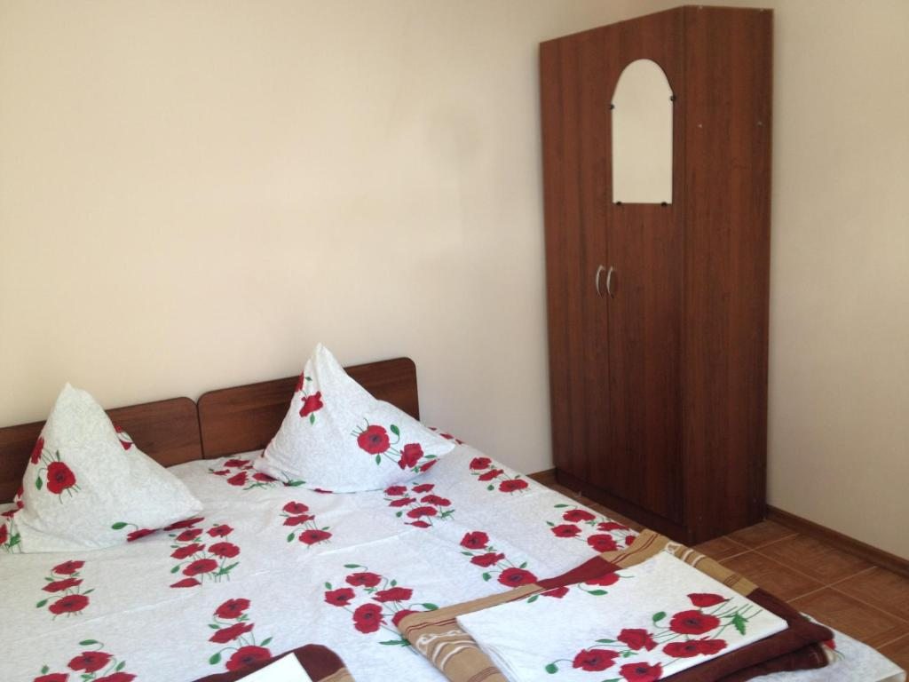 Двухместный (Двухместный номер с 2 отдельными кроватями), Гостевой дом Изумруд