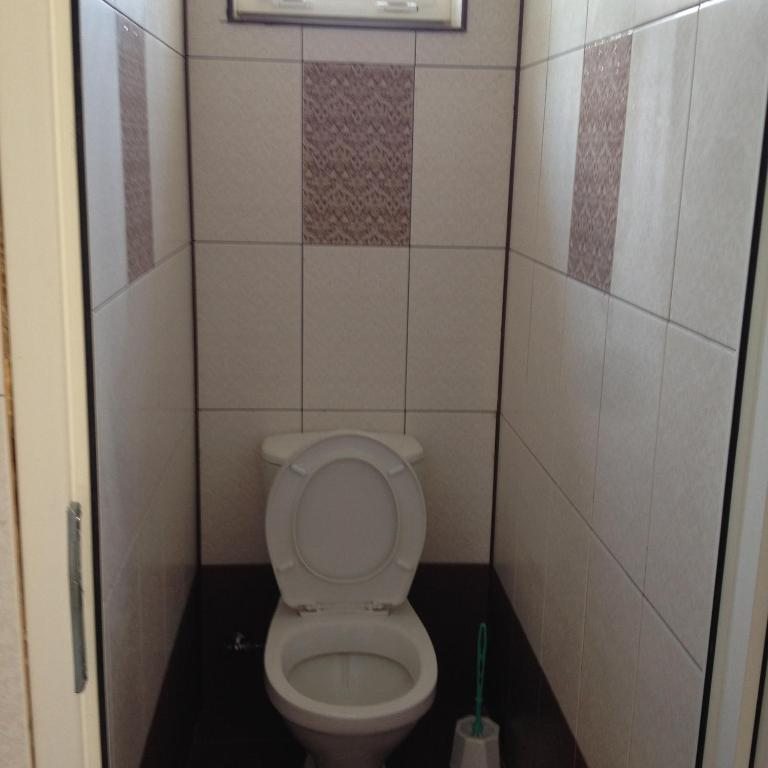 Трехместный (Трехместный номер с душем), Гостевой дом Изумруд