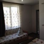 Трехместный (Трехместный номер с душем), Гостевой дом Изумруд