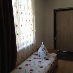 Трехместный (Трехместный номер с душем), Гостевой дом Изумруд