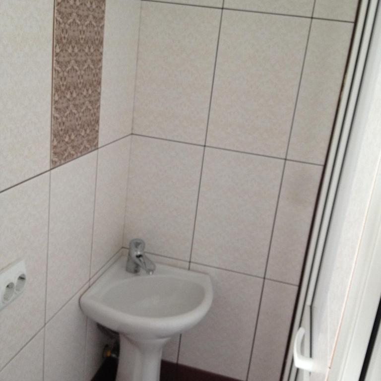 Трехместный (Трехместный номер с душем), Гостевой дом Изумруд