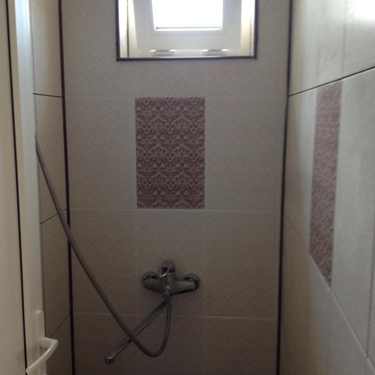 Трехместный (Трехместный номер с душем), Гостевой дом Изумруд