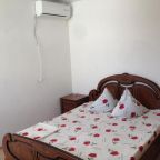 Трехместный (Трехместный номер с душем), Гостевой дом Изумруд