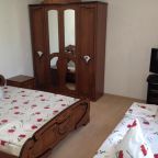 Трехместный (Трехместный номер с душем), Гостевой дом Изумруд