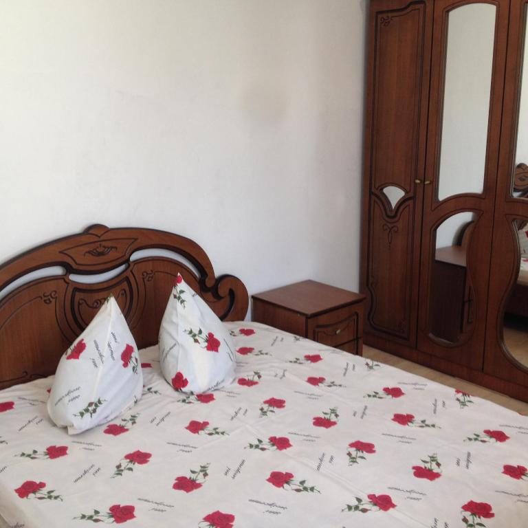 Трехместный (Трехместный номер с душем), Гостевой дом Изумруд