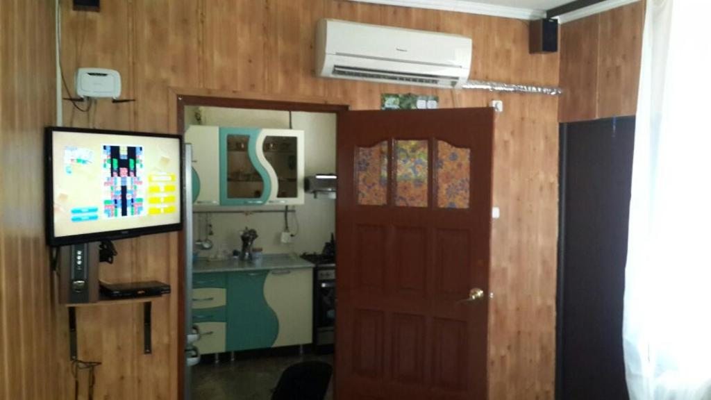 Апартаменты (Апартаменты), Гостевой дом Изумруд