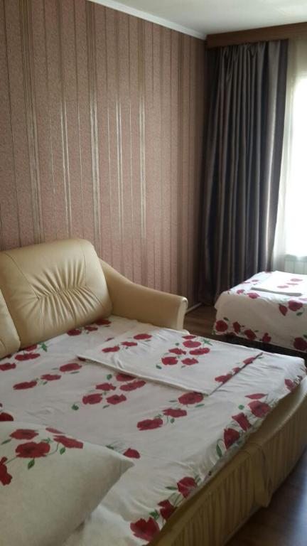 Апартаменты (Апартаменты), Гостевой дом Изумруд