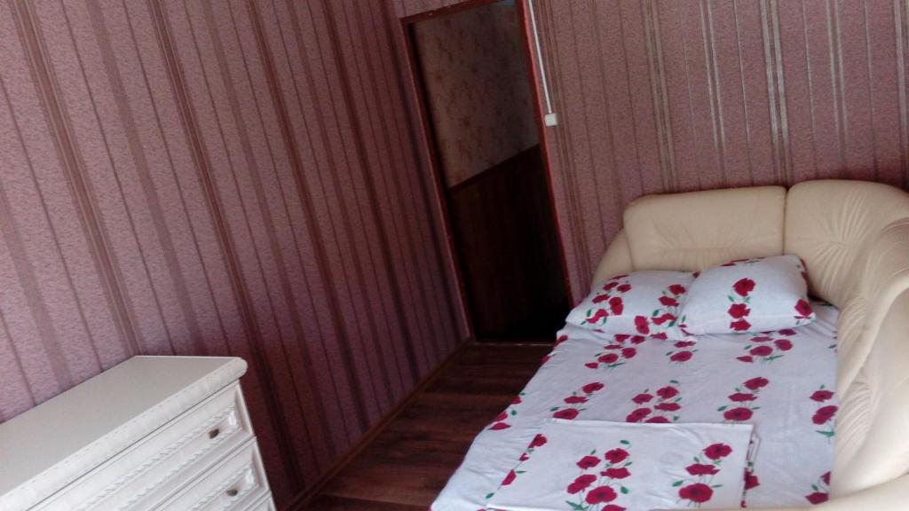 Апартаменты (Апартаменты), Гостевой дом Изумруд