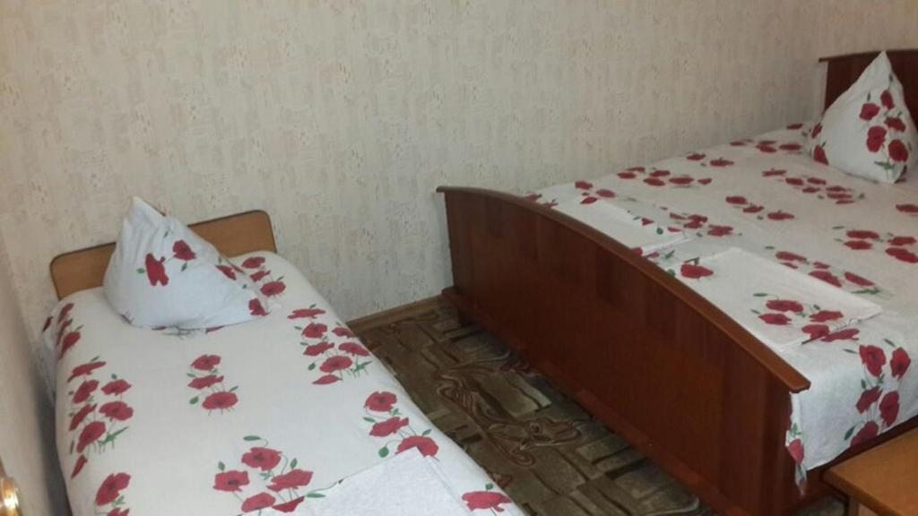 Апартаменты (Апартаменты), Гостевой дом Изумруд