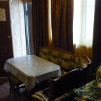 Апартаменты (Апартаменты), Гостевой дом Изумруд