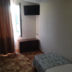 Трехместный (Трехместный номер с собственной ванной комнатой), Гостевой дом Изумруд