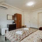 Трехместный (Комфорт | балкон), Отель Лазурь Аллама групп