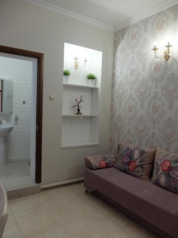 Двухместный (Двухместный номер с 1 кроватью и собственной ванной комнатой) апарт-отеля Гузель, Анапа