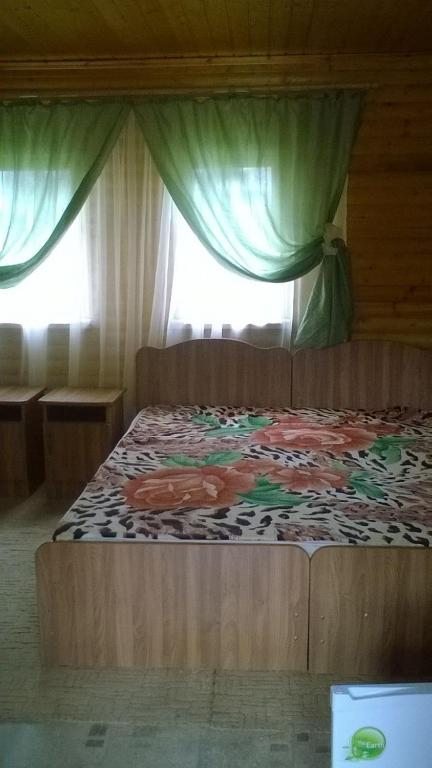 Трехместный (Трехместный номер «Комфорт» с душем) гостевого дома На Магнитогорской, Лоо