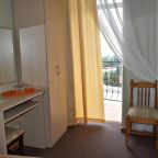 Трехместный (Трехместный номер -люкс), Отель Hotellook BrizLoo