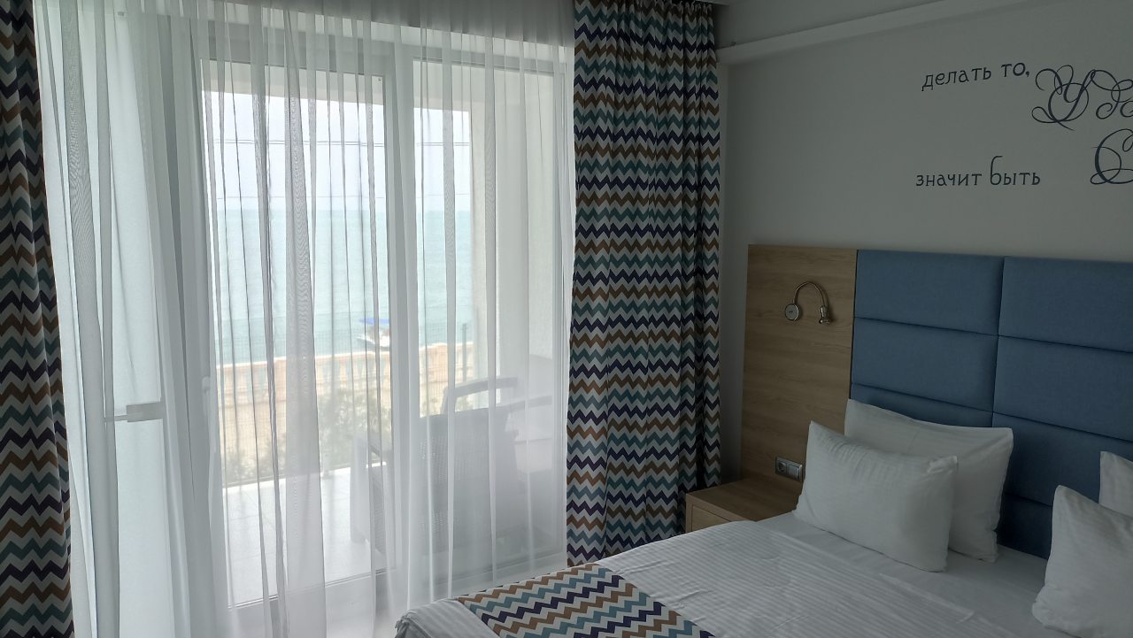 De Luxe (С 1 кроватью или 2 отдельными кроватями, 2ой и 3ий этажи с видом на море) отеля La Familia, Лоо