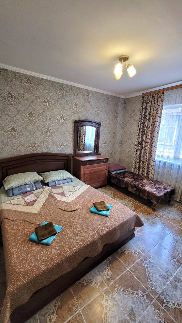 Квартира (Трёхкомнатная квартира на первой линии моря. Вместимость до 10 человек.), Гостевой дом Лунная Соната