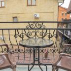 Четырехместный (Комфорт с балконом и видом во двор), Гостевой дом Ренессанс