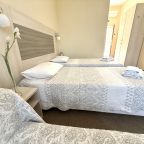 Трехместный (Трехместный комфорт с балконом), Гостевой дом Коралловый Риф