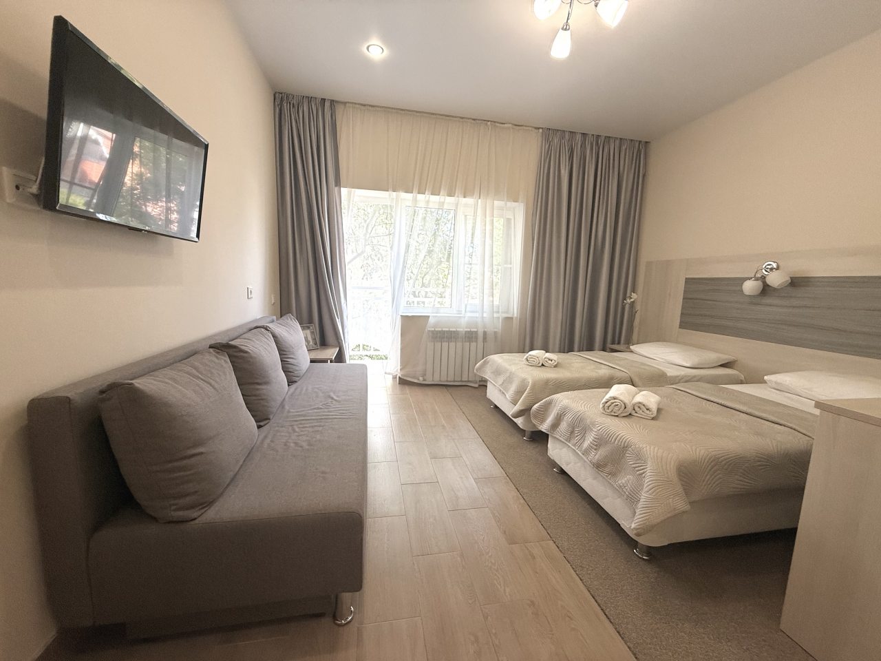 Четырехместный (Четырехместный комфорт с балконом), Гостевой дом Коралловый Риф