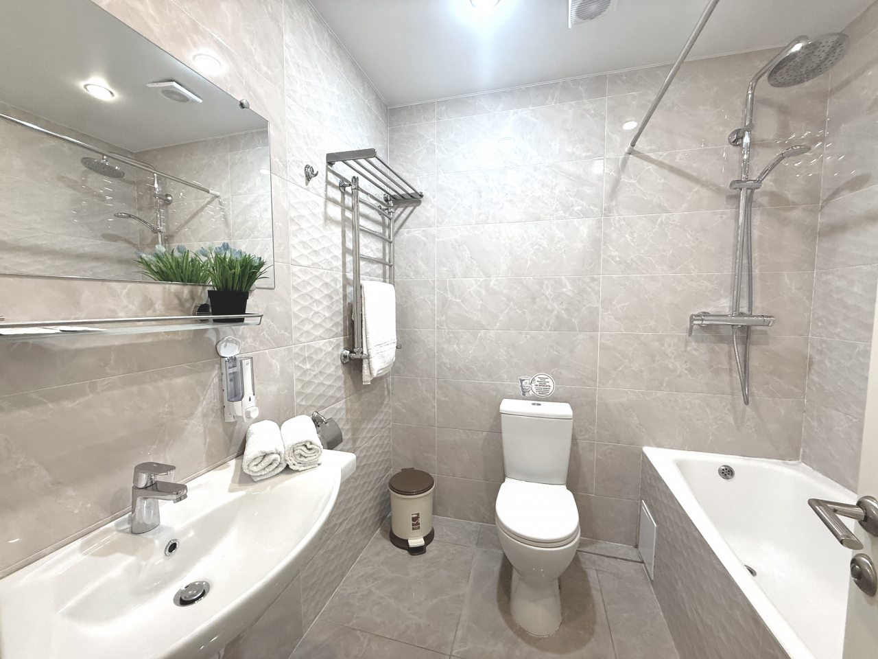 Четырехместный (Четырехместный комфорт с балконом), Гостевой дом Коралловый Риф