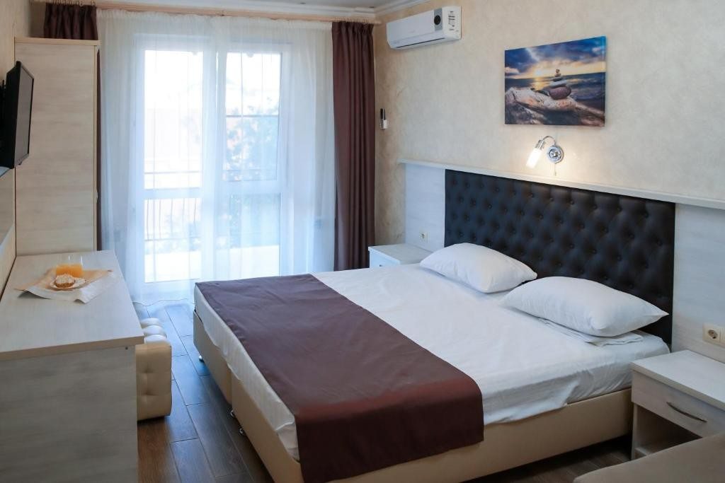 Двухместный (Стандартный двухместный номер с 1 кроватью или 2 отдельными кроватями) гостевого дома Мишель, Кабардинка
