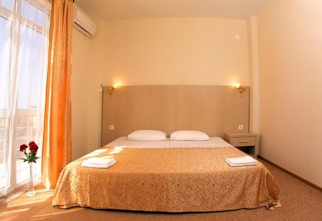 Двухместный (Стандартный двухместный номер с 1 кроватью и общей ванной комнатой) гостевого дома Диана, Кабардинка
