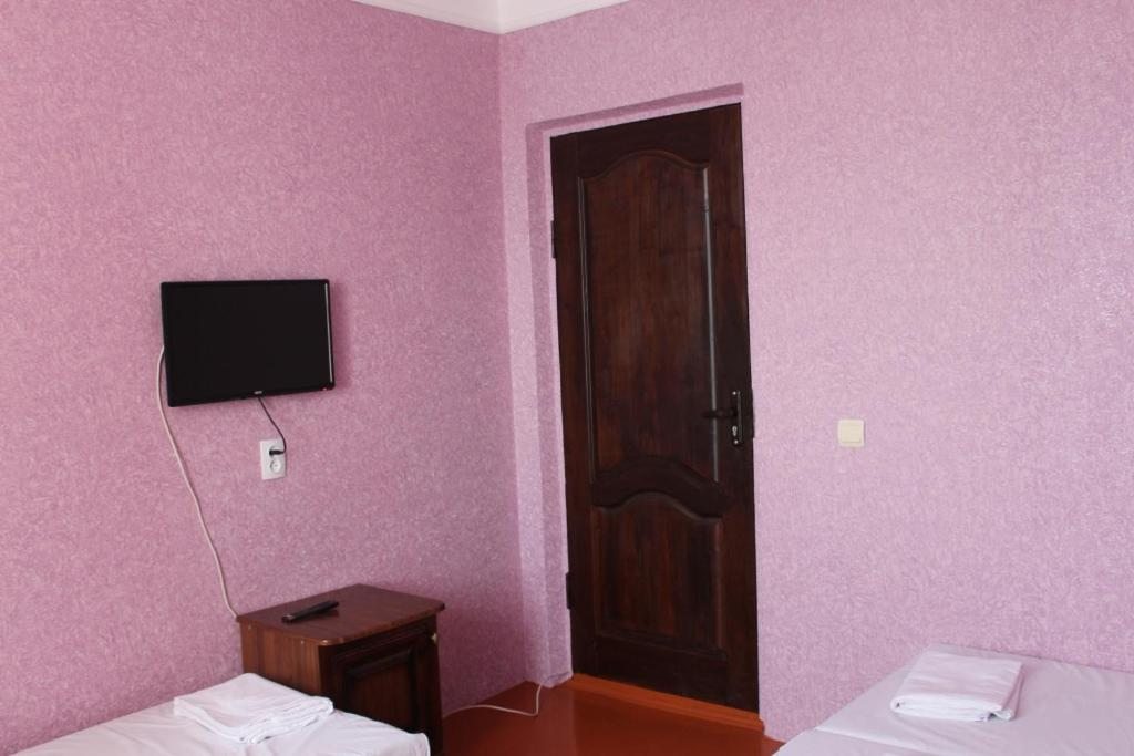 Трехместный (Бюджетный трехместный номер), Гостевой дом Эмилия