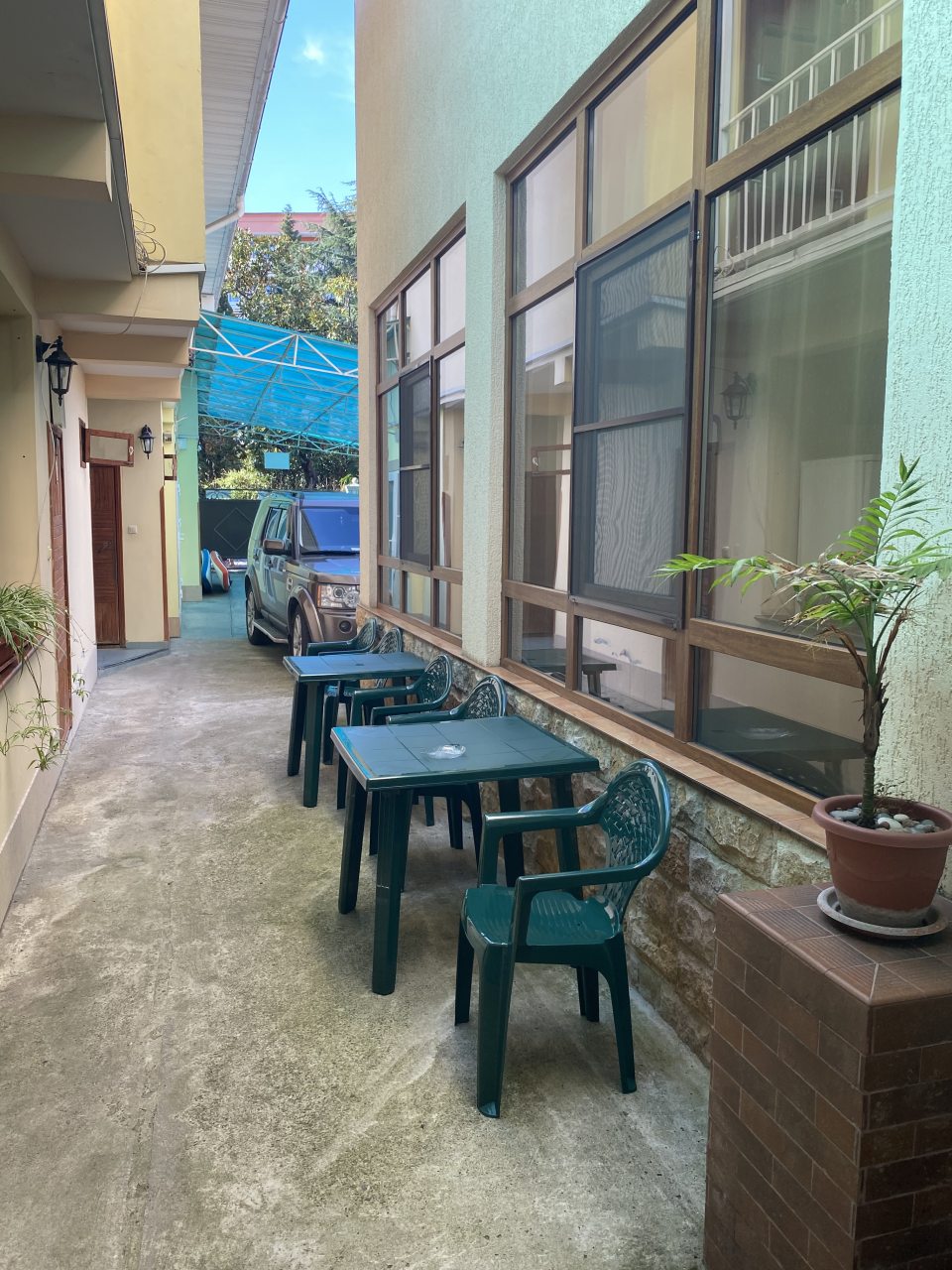 Общая территория двора