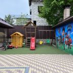 Детская площадка, Отель Village House